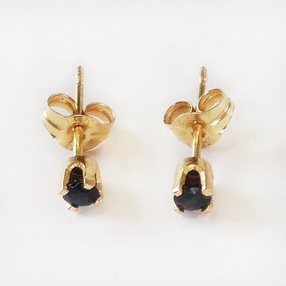 14k Solid Gold Stud Earrings with Dark Blue Sapphire - Picture 1 of 4